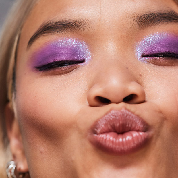 ULTRA EYESHADOW MODEL